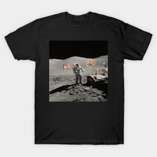 Astronaut Walking on Moon, Lunar Roving Vehicle, USA flag T-Shirt